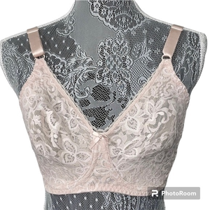 Bali 34DD dusty light pink lace underwire bra.  Sheer lining.  No padding.  NWOT